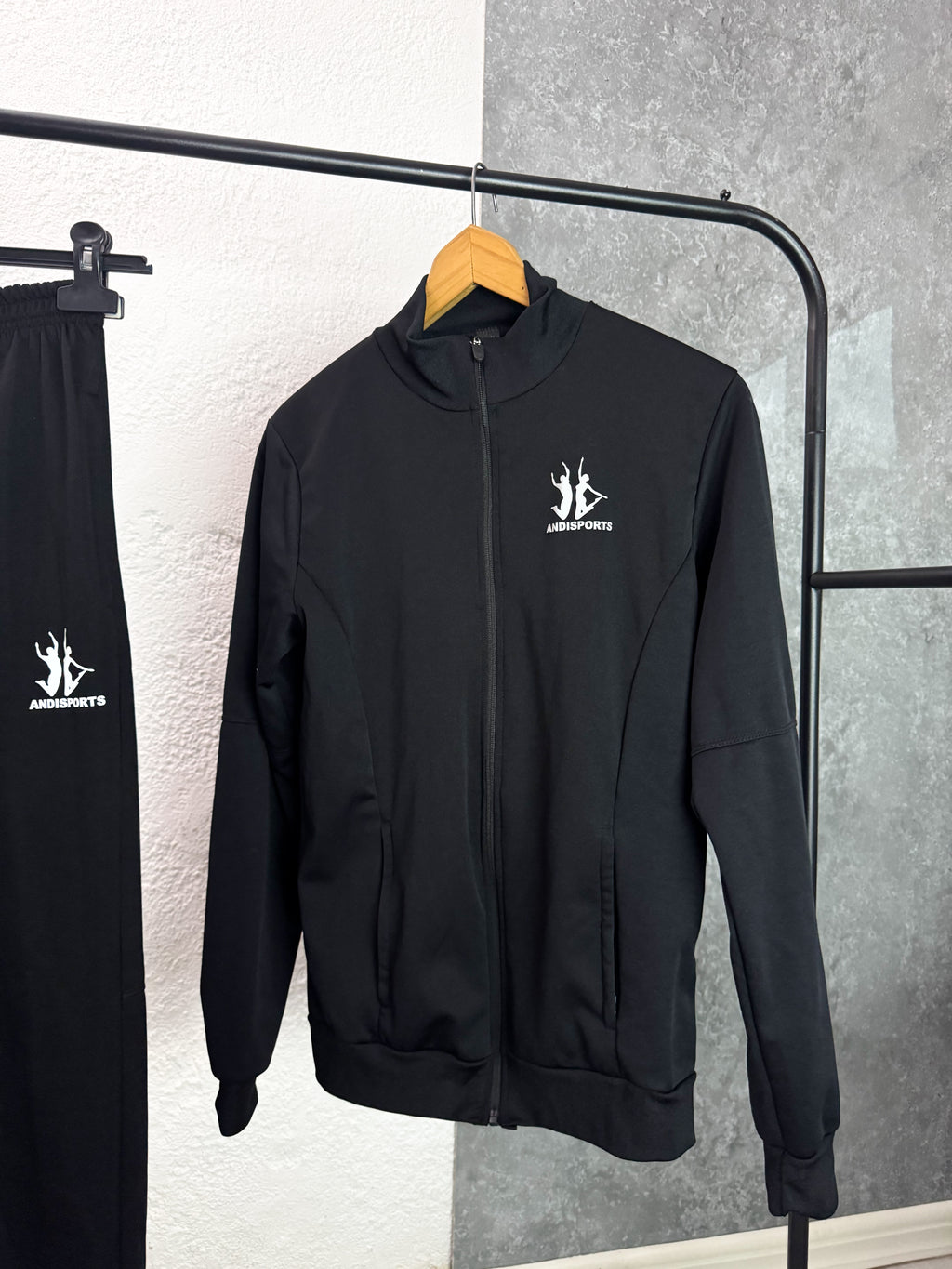 Conjunto deportivo negro talle S