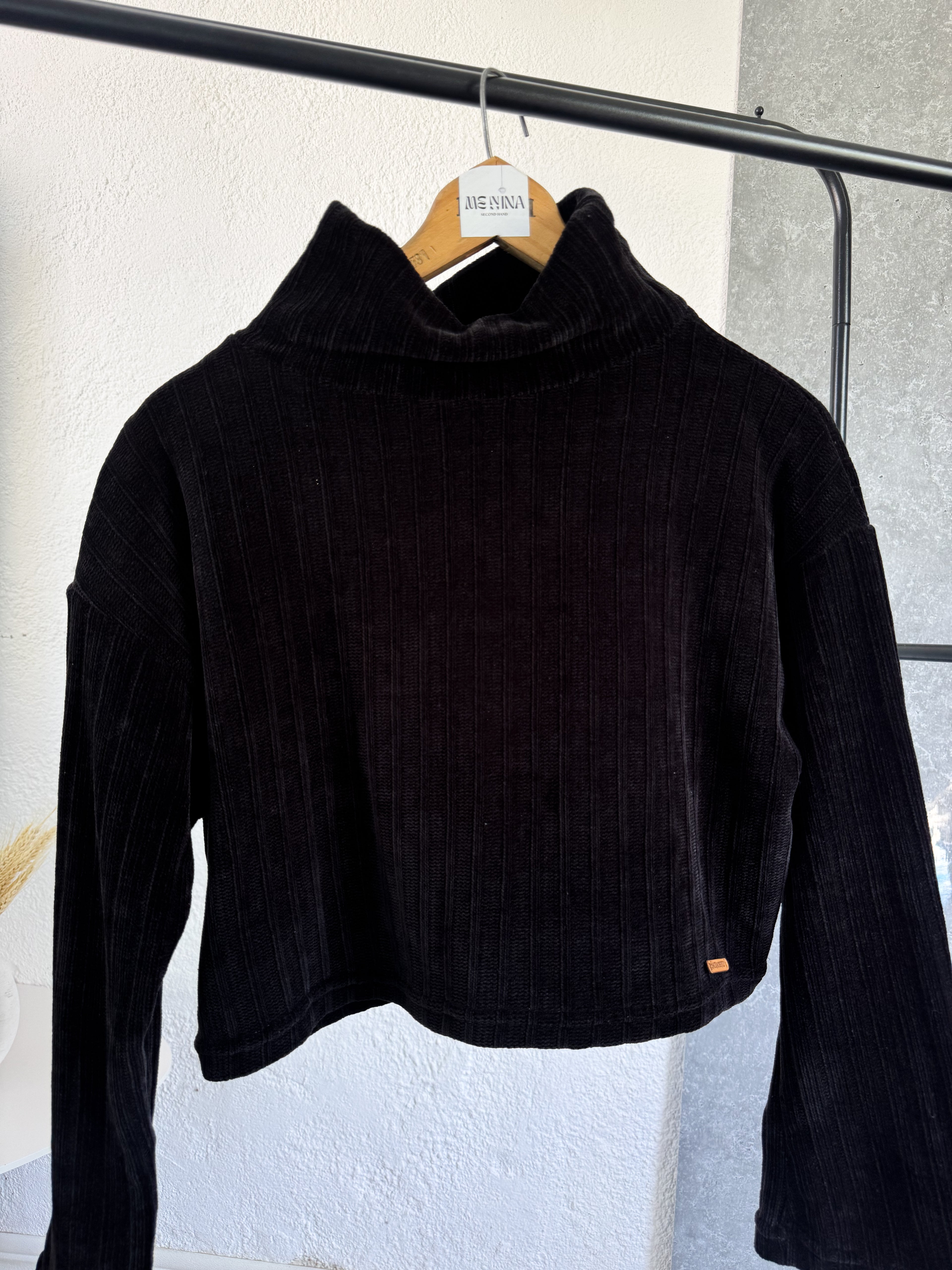 Polera negra chenille Sacramento