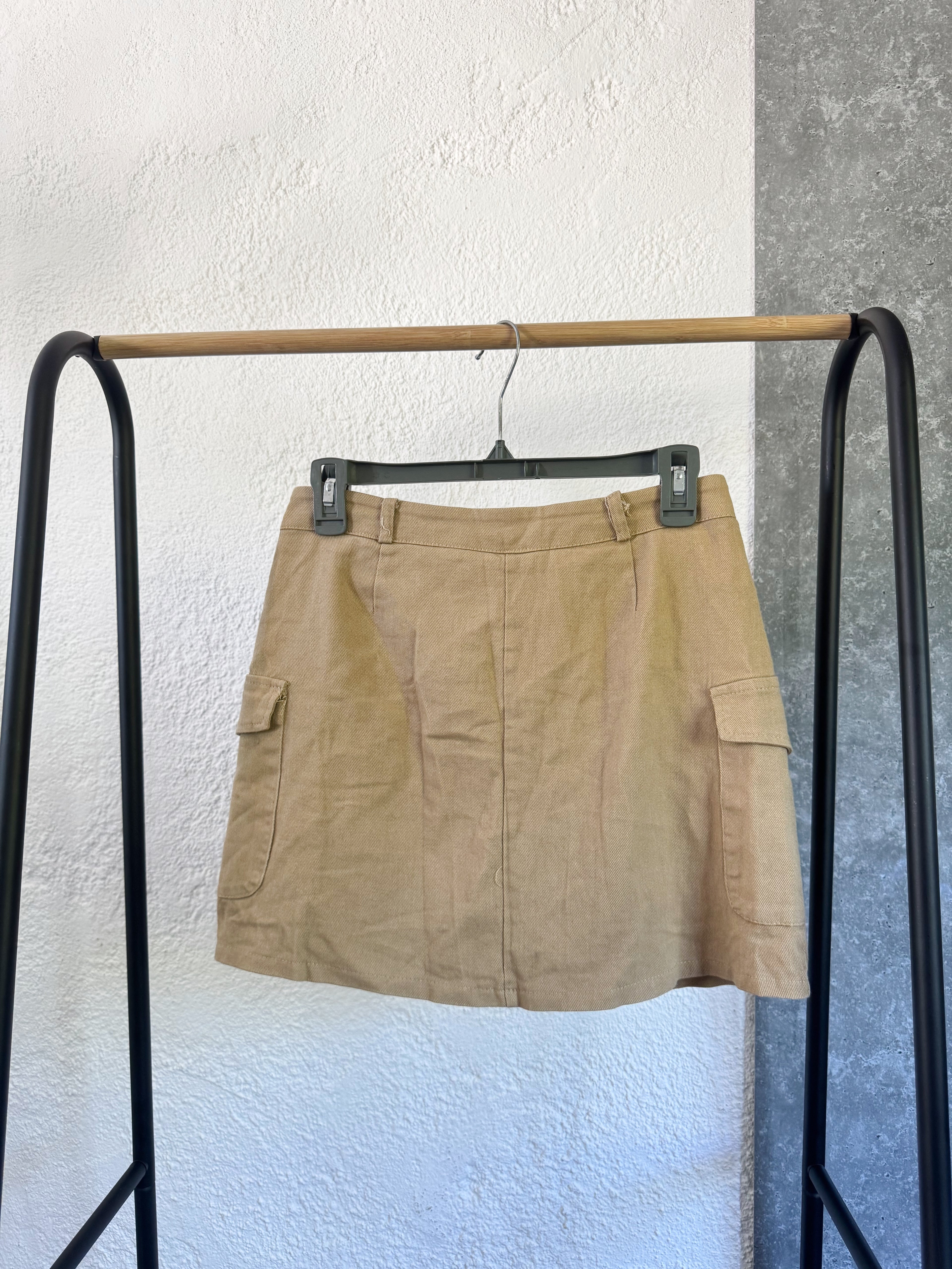 Pollera cargo color marrón claro