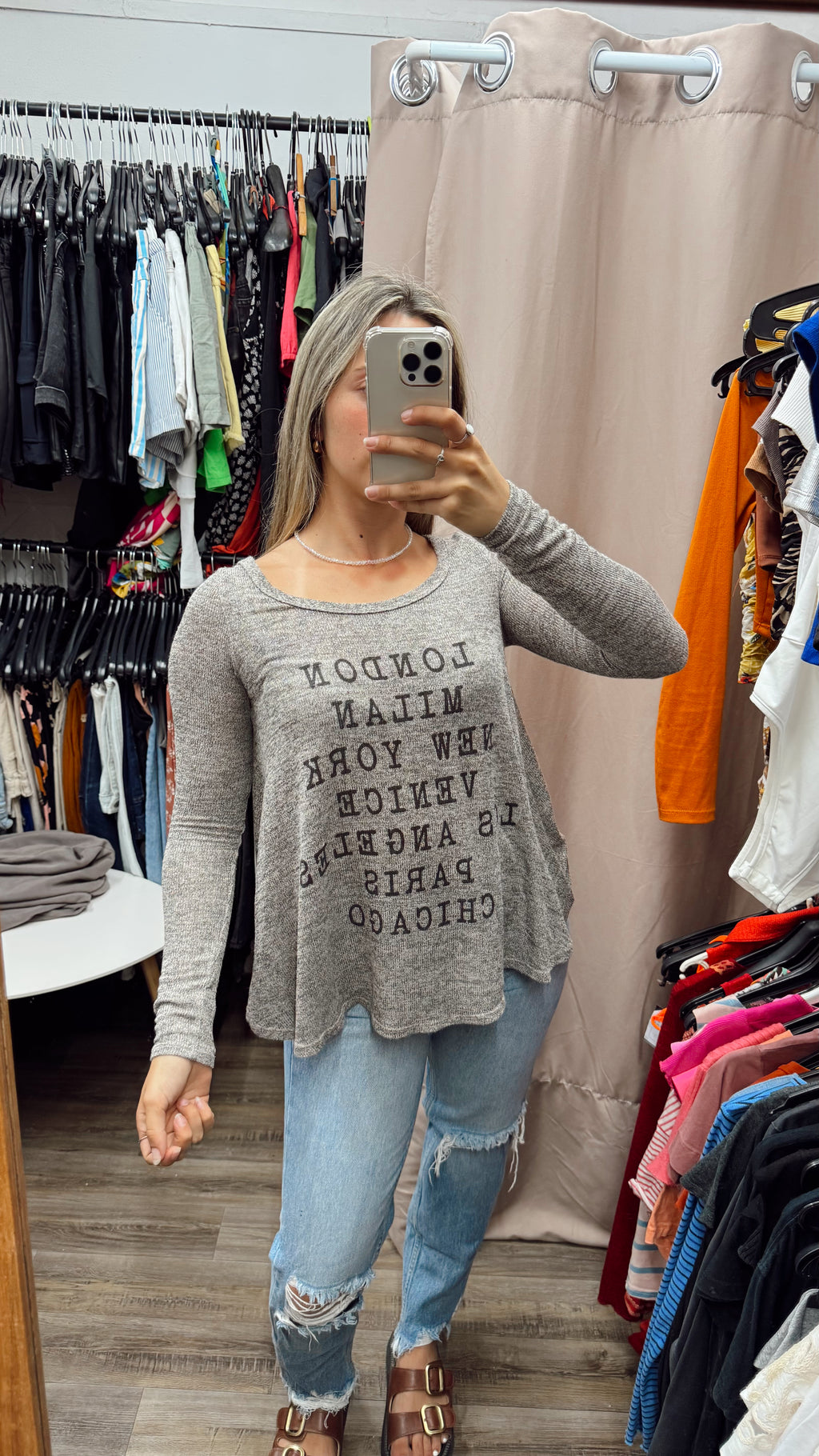 Buzo con letras Forever 21